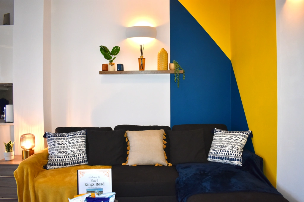 Serene Central Flat with Balcony16
